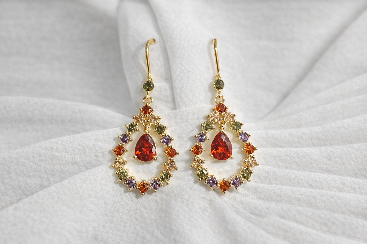 Aretes Oro Laminado Estilo Candelabro Zirconias