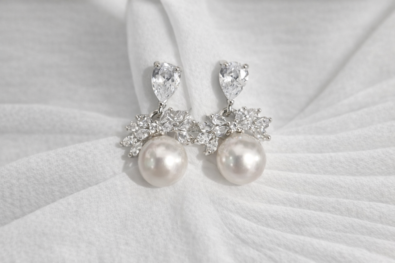 Aretes Rodio Perla y Piedras